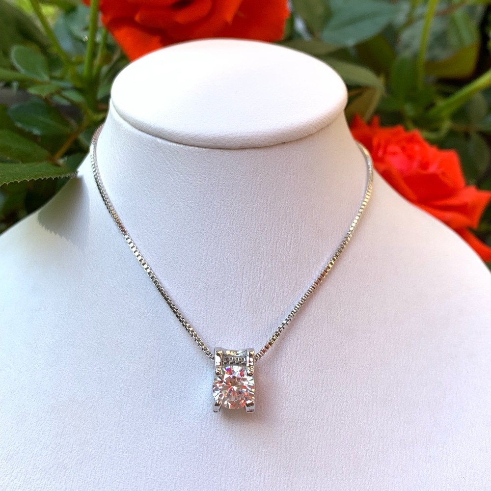 🌟 Sterling Silver 925 CZ Necklace - Picture 2 of 5